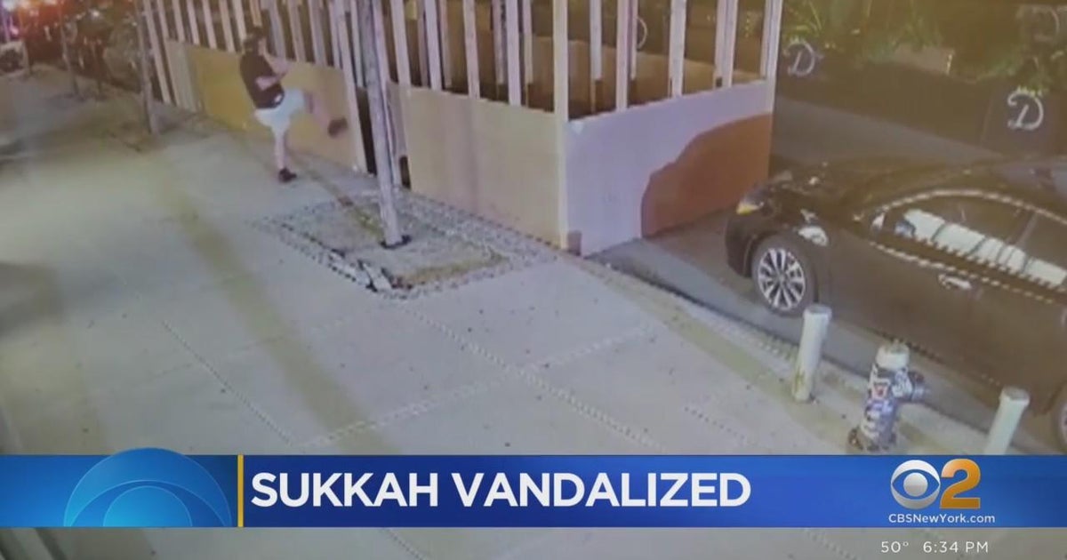 Sukkah vandalized on Upper East Side CBS New York