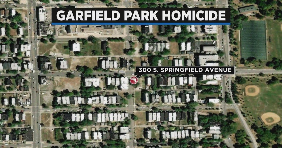 Teen dies after being shot 16 times in Garfield Park - CBS Chicago