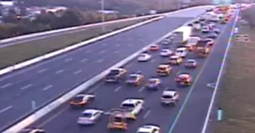 One killed in four-car crash on I-95 in Baltimore - CBS Baltimore