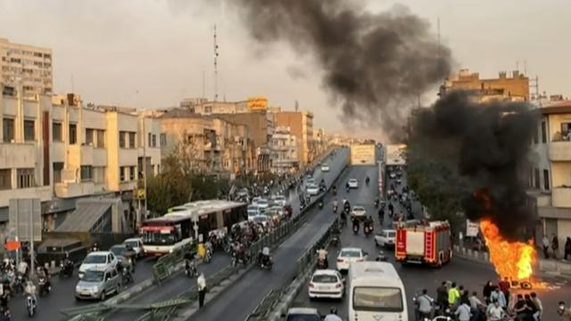 cbsn-fusion-oil-industry-strikes-put-more-pressure-on-iran-amid-violent-protests-thumbnail-1369810-640x360.jpg 