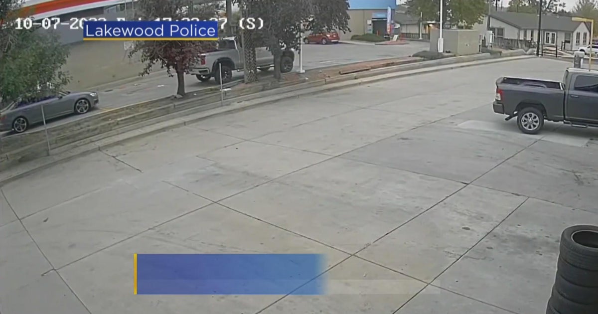 Lakewood police search for suspect in deadly shooting at gas station