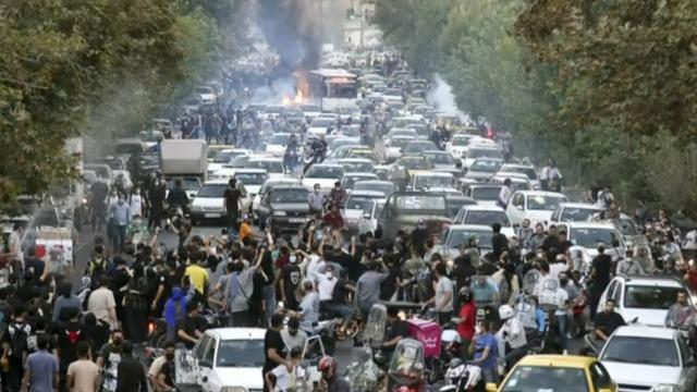 cbsn-fusion-nationwide-female-led-uprising-challenges-iranian-regime-thumbnail-1377002-640x360.jpg 