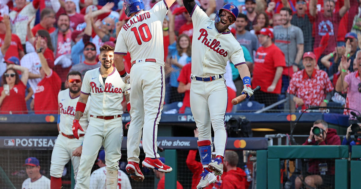 Phillies Twitter Celebrates JT Realmuto After Winning HR in World
