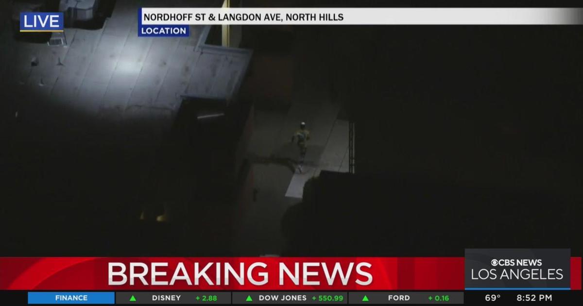 Pursuit Suspect Runs Away From Police - CBS Los Angeles