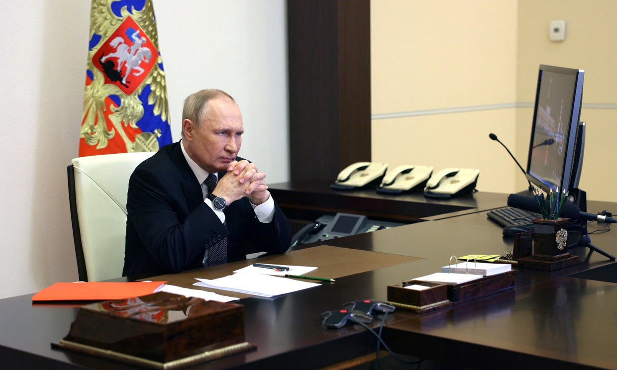 Putin declares martial law in Ukrainian regions that Moscow claimed it ...