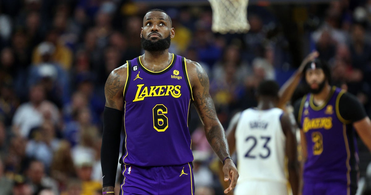 LeBron gets 31 in Lakers' 128-109 rout of Dame-less Blazers - The San Diego  Union-Tribune