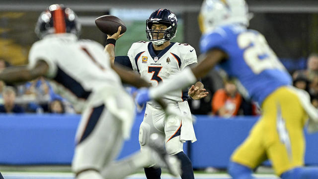 Denver Broncos v Los Angeles Chargers 