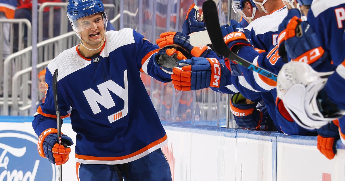 Oliver Wahlstrom Scores Twice, Islanders Beat Sharks - CBS New York