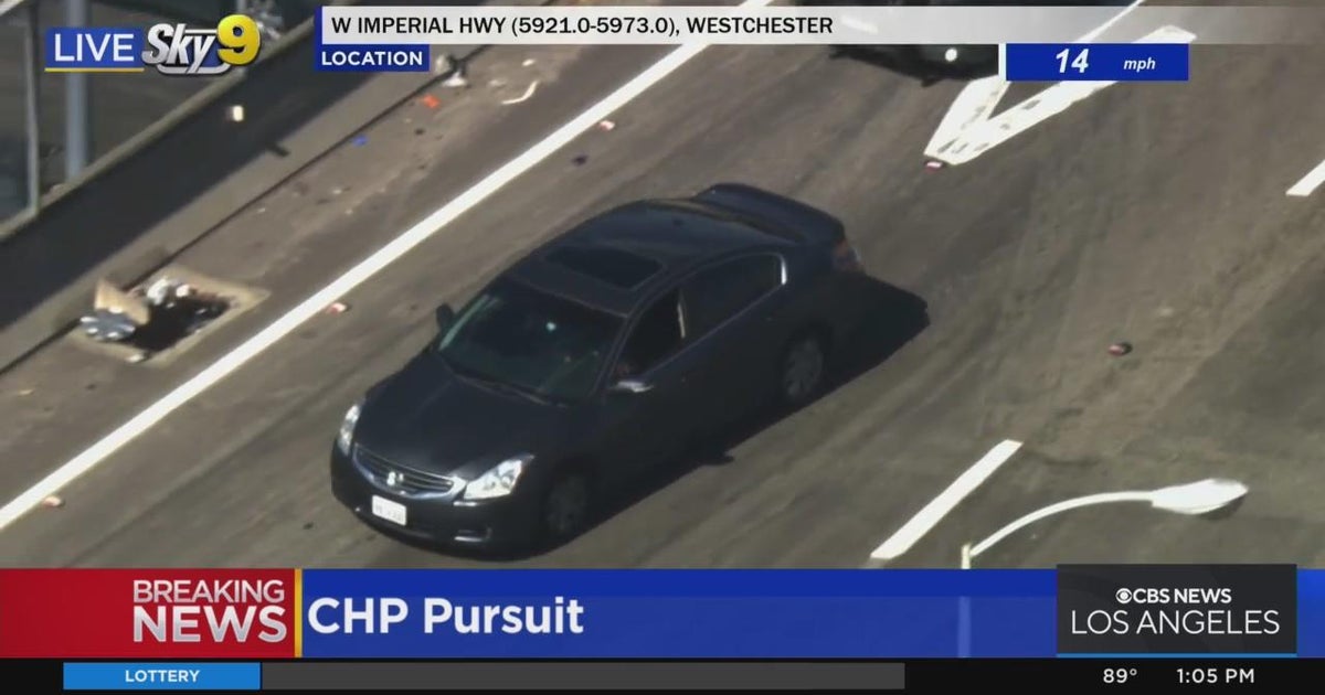 Pursuit suspect zig zags through traffic near LAX CBS Los Angeles