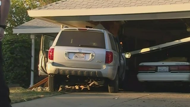 south-sac-car-into-home.jpg 