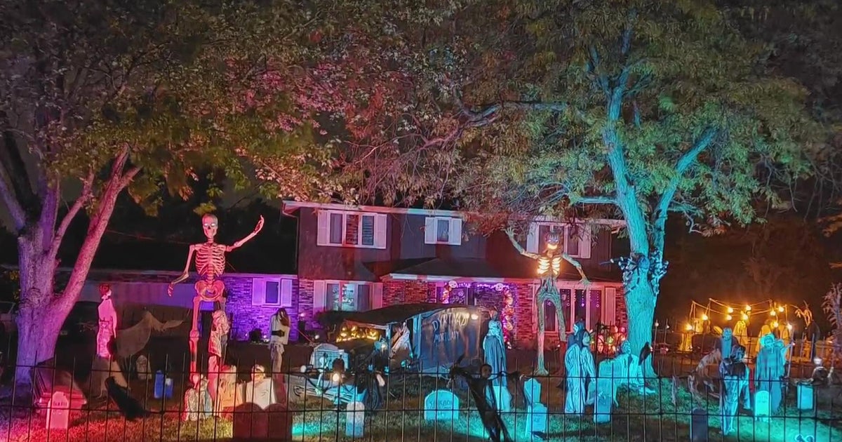 Home in Crete collecting donations while spreading Halloween fun - CBS ...