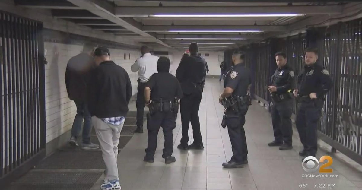 New York officials unveil plan to fight crime in NYC transit - CBS New York