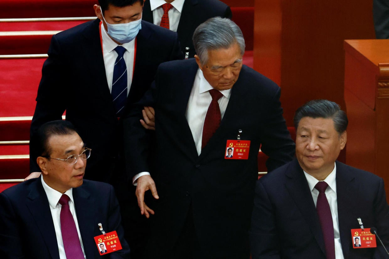 Former Chinese President Hu Jintao Unexpectedly Led Out Of Communist ...