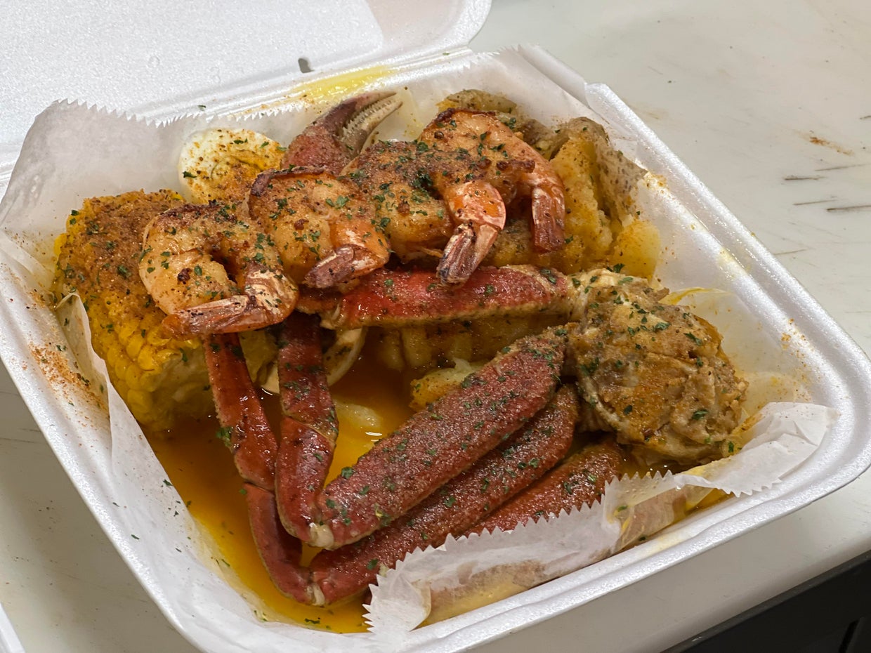 Snow crab shortage worries Detroit crab houses and eateries CBS Detroit