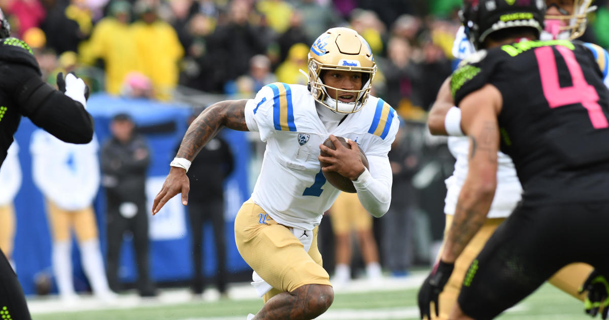 Nix shines and No. 10 Oregon defeats No. 9 UCLA, 45-30