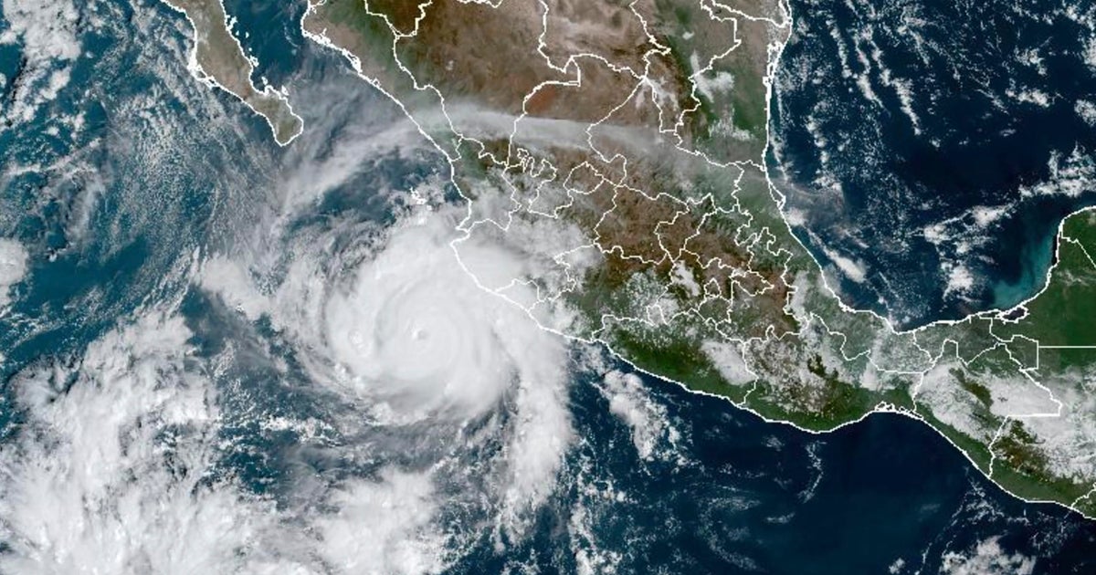 Hurricane Roslyn makes landfall in Mexico, but steers clear of beach resorts - CBS News