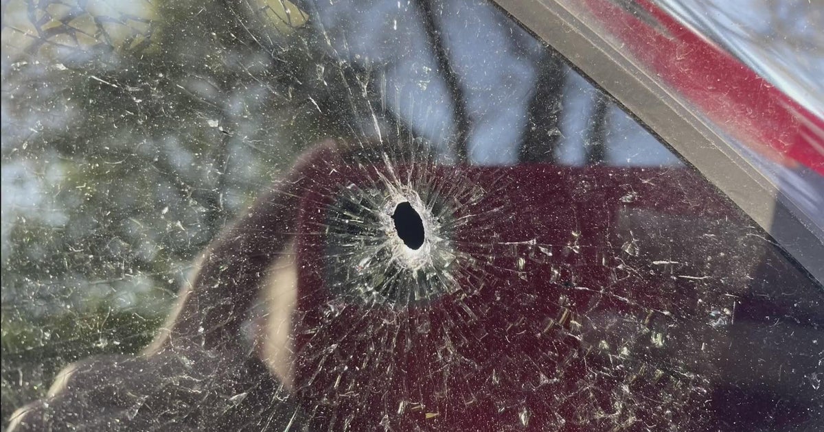 MPD: 14 vehicles damaged near Lake Nokomis, possibly by BB gun - CBS Minnesota