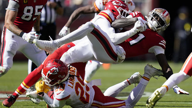 Patrick Mahomes and Chiefs torch 49ers defense, improve to 5-2 with  impressive win