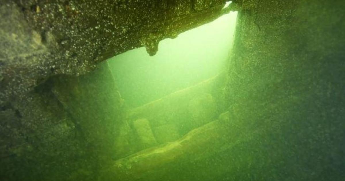 The iconic 17th-century warship "Vesa" sank on its maiden voyage. The wreckage of its sister ship has been found off Sweden.