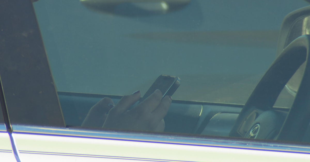 Is the Massachusetts distracted driving law being ignored? - Vimarsana News