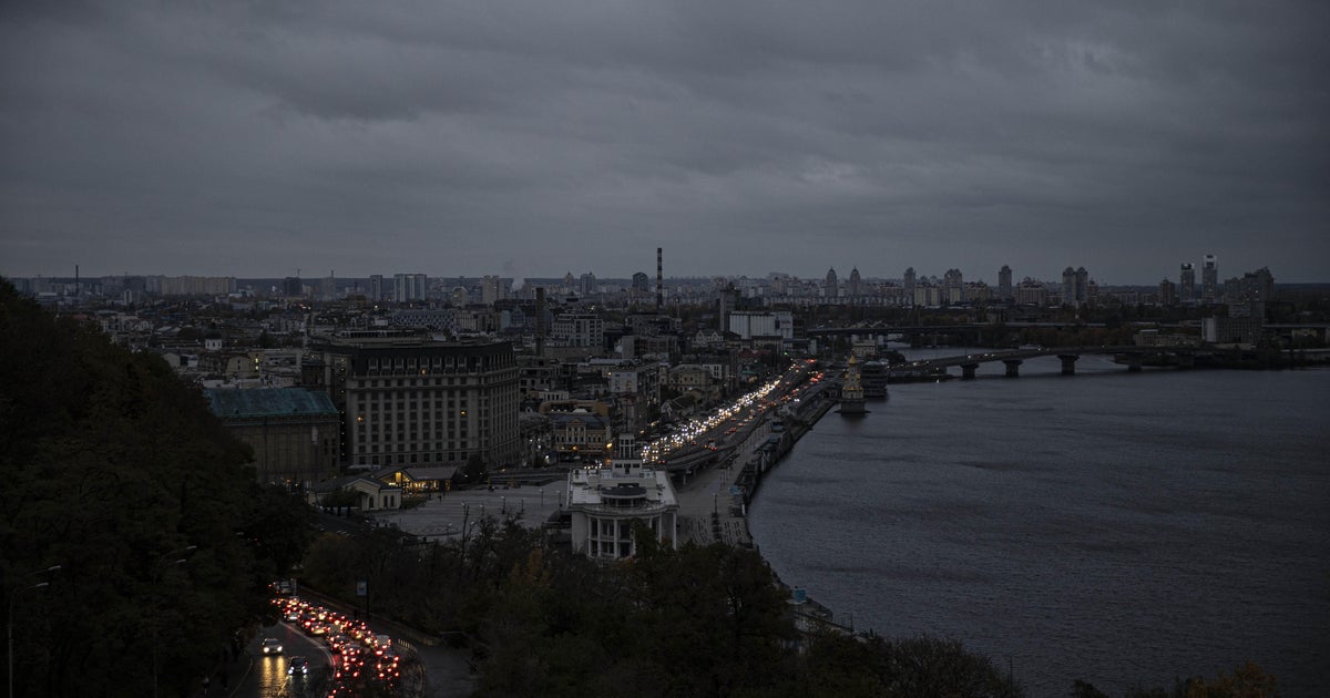 Ukrainian refugees told not to return this winter because energy networks "will not cope"