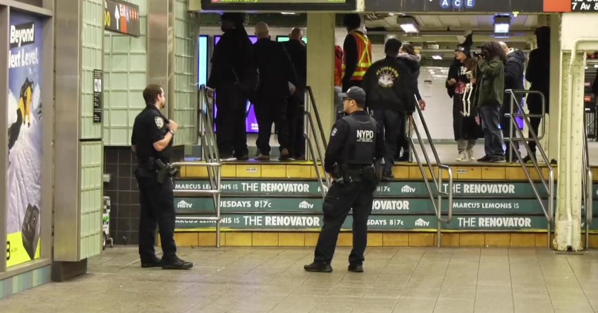 Jermaine Cloud Charged In Stabbing At Times Square Subway Station - CBS ...