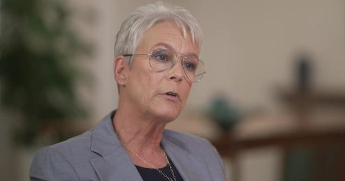 Jamie Lee Curtis on screams, laughter and kindness - CBS News