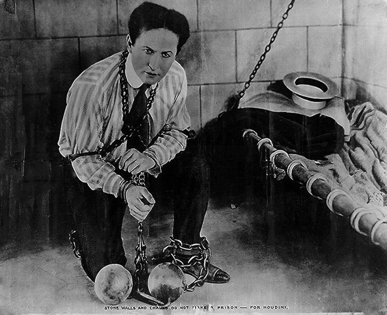 This day in history: Harry Houdini's 1926 Halloween death after final