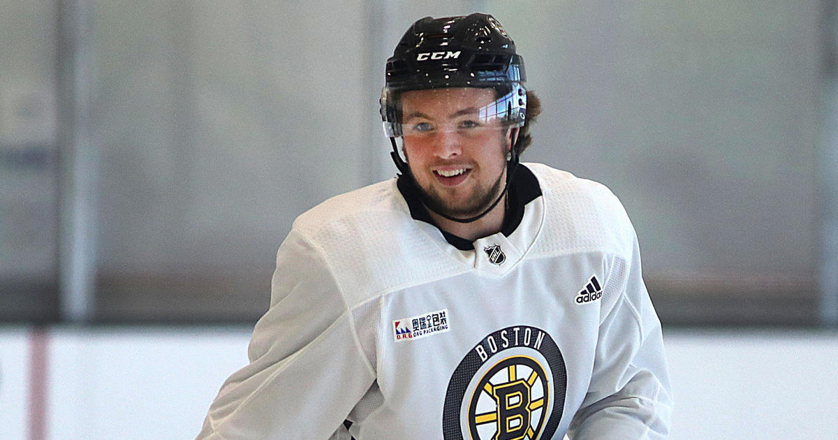 Charlie McAvoy sounds off on his return to Bruins! - HockeyFeed