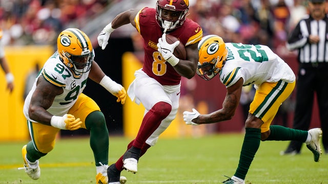 Packers Commanders Football 