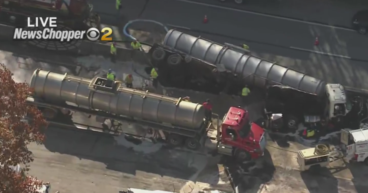 Crash Involving Tractor Trailers Tanker Truck Forces 60 Mile Detour For Turnpike Drivers Cbs 0815