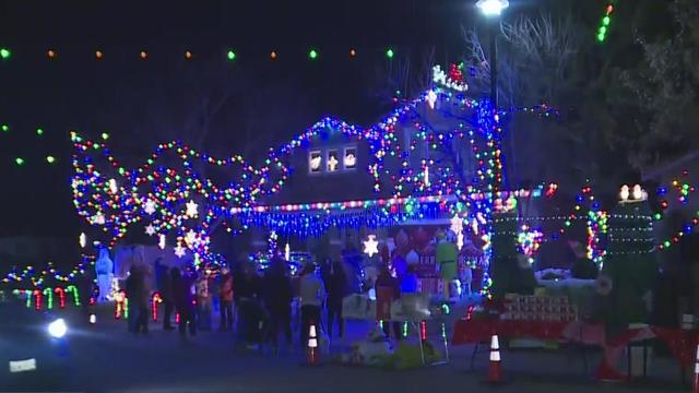 folsom-christmas-display.jpg 