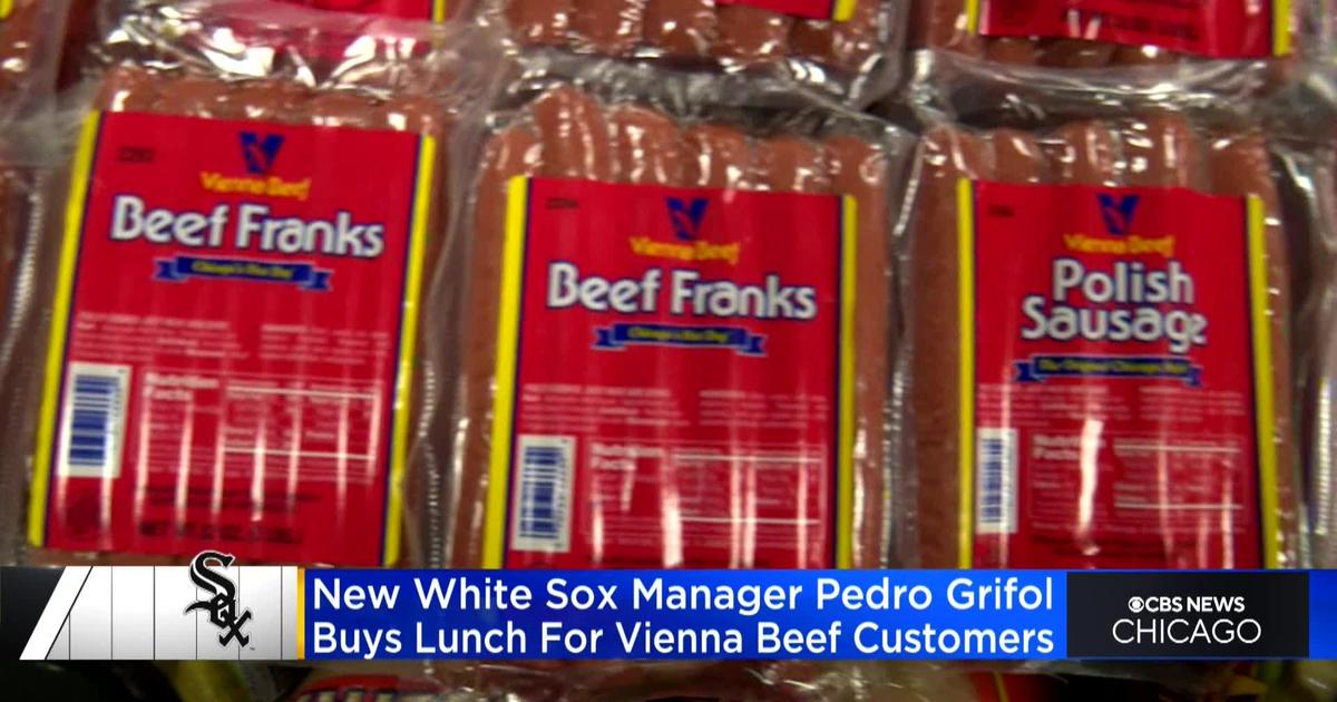 Vienna Beef - Welcome to Chicago, Pedro Grifol! We appreciate you and your  family stopping by our Morgan Street Factory Store and buying lunch for  everyone. 🌭 Looking forward to the 2023