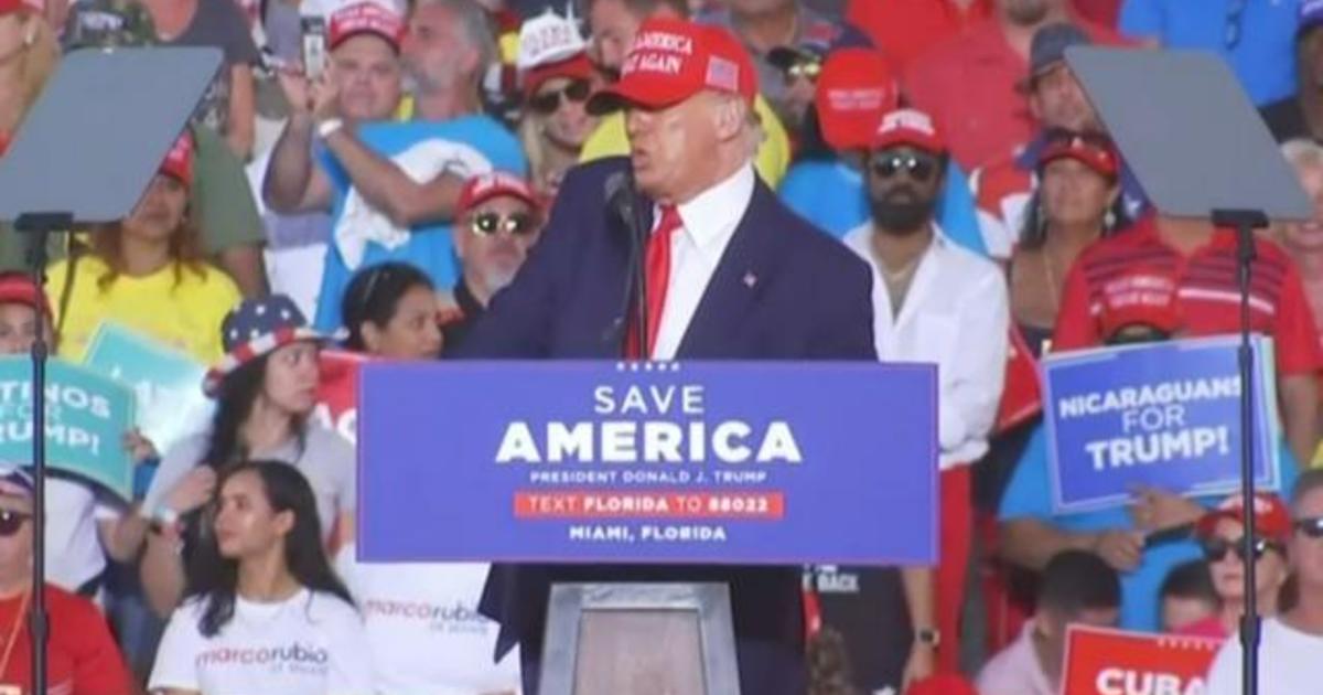 Trump uses midterm rallies to hint at 2024 presidential campaign