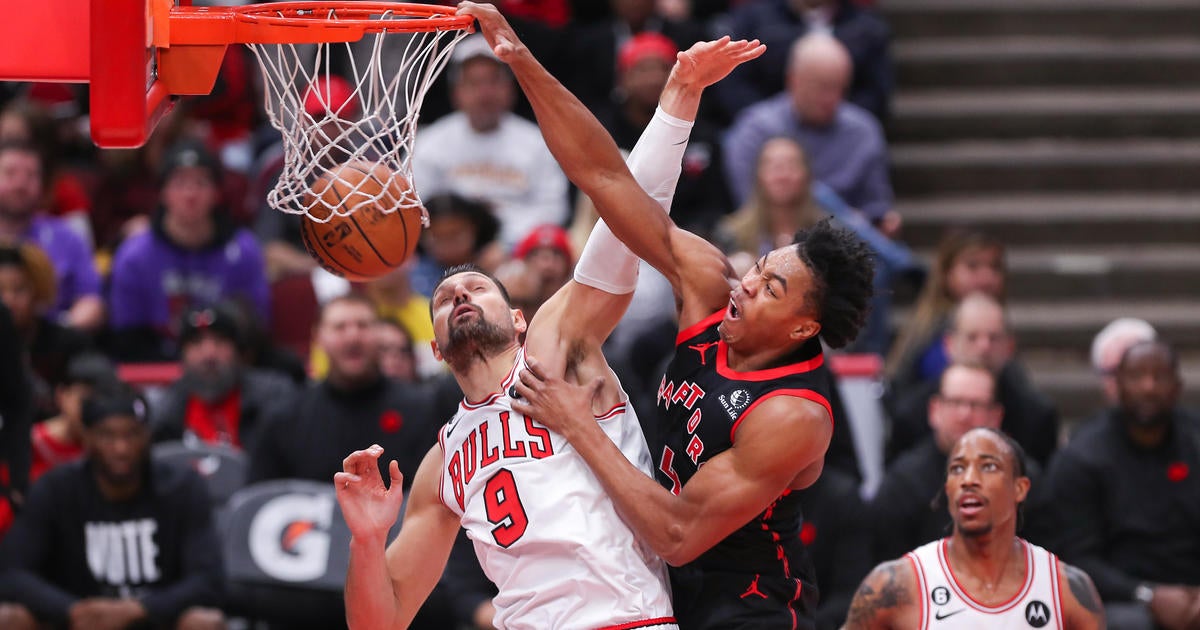 LaVine scores 39, Bulls beat Raptors 109-105 in play-in game – KGET 17