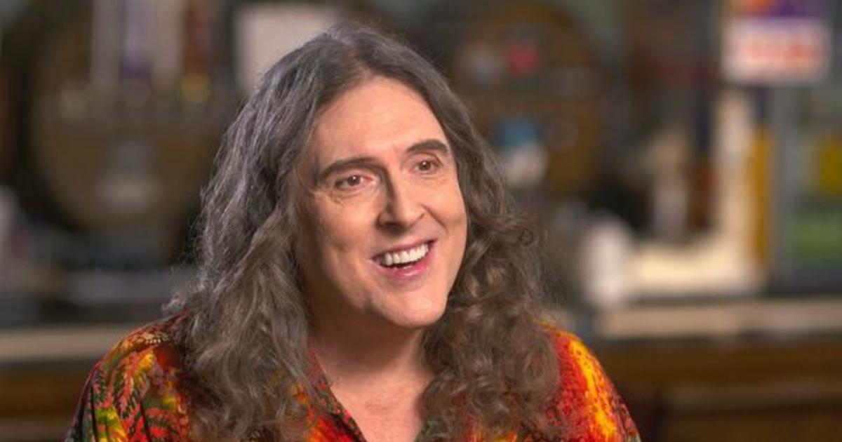 Singer Weird Al Yankovic expands parody talent, taking it to the movies ...