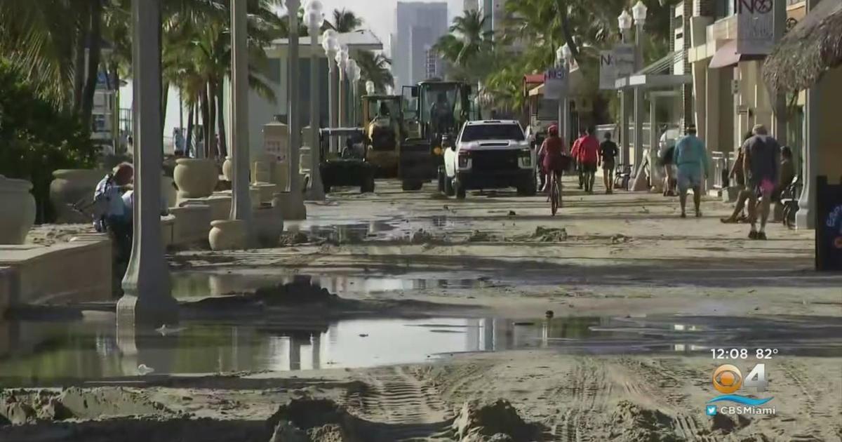 Hollywood Broadwalk clean up after storm surge, King Tides left a mess ...