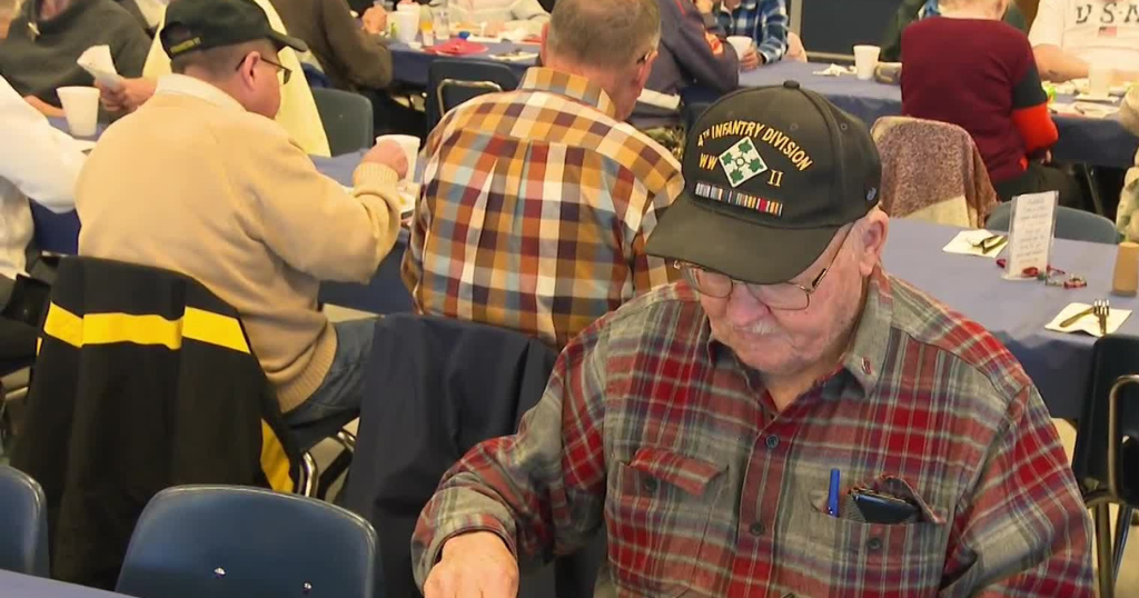 Shaler Area Middle School hosts breakfast for veterans CBS Pittsburgh