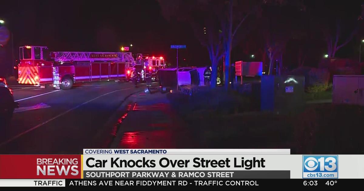 Car crash knocks out street light in West Sacramento