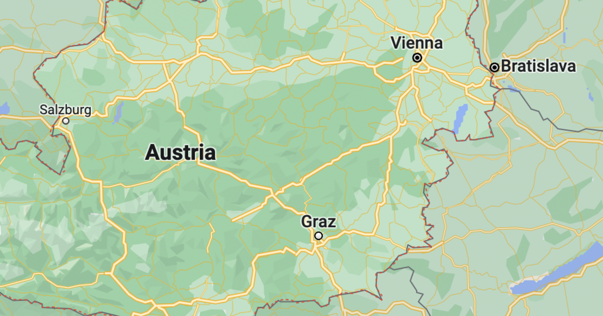 A hot air balloon crashed in the eastern Alps, injuring nine people