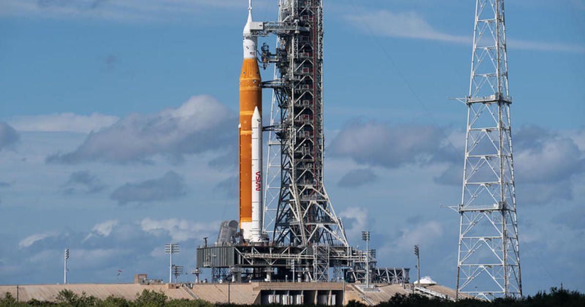 NASA managers order review of hurricane-damaged insulation before moon rocket launch