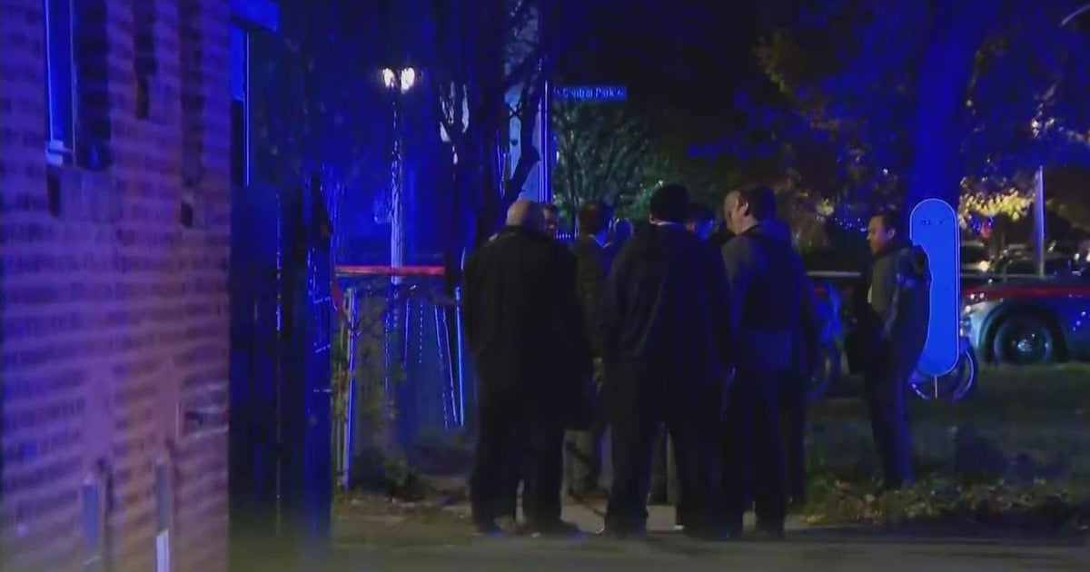 One injured, four more arrested in Humboldt Park police shooting - CBS ...