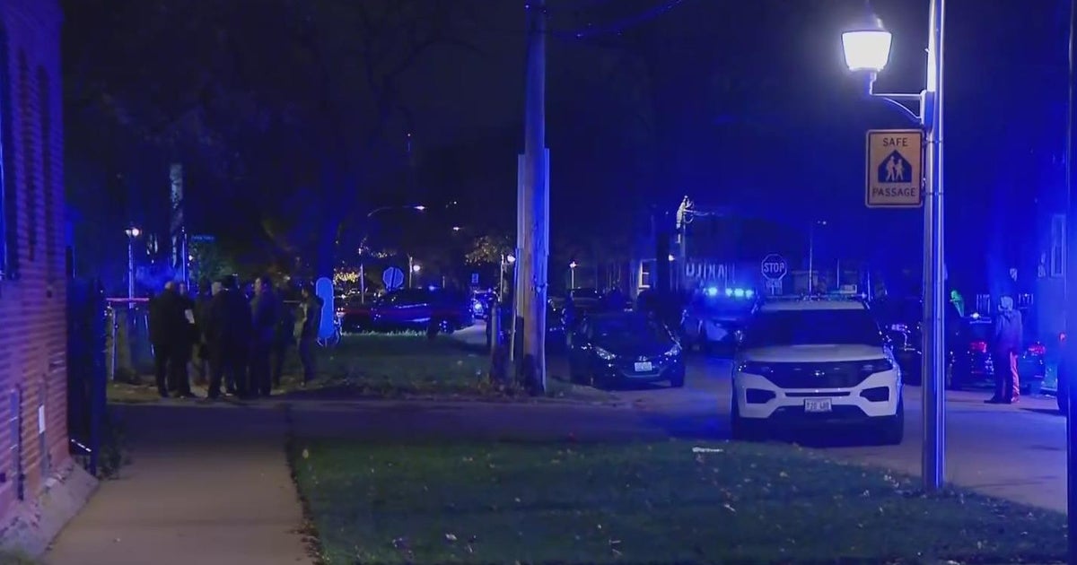 Five arrested after West Side shootout with Chicago Police - CBS Chicago