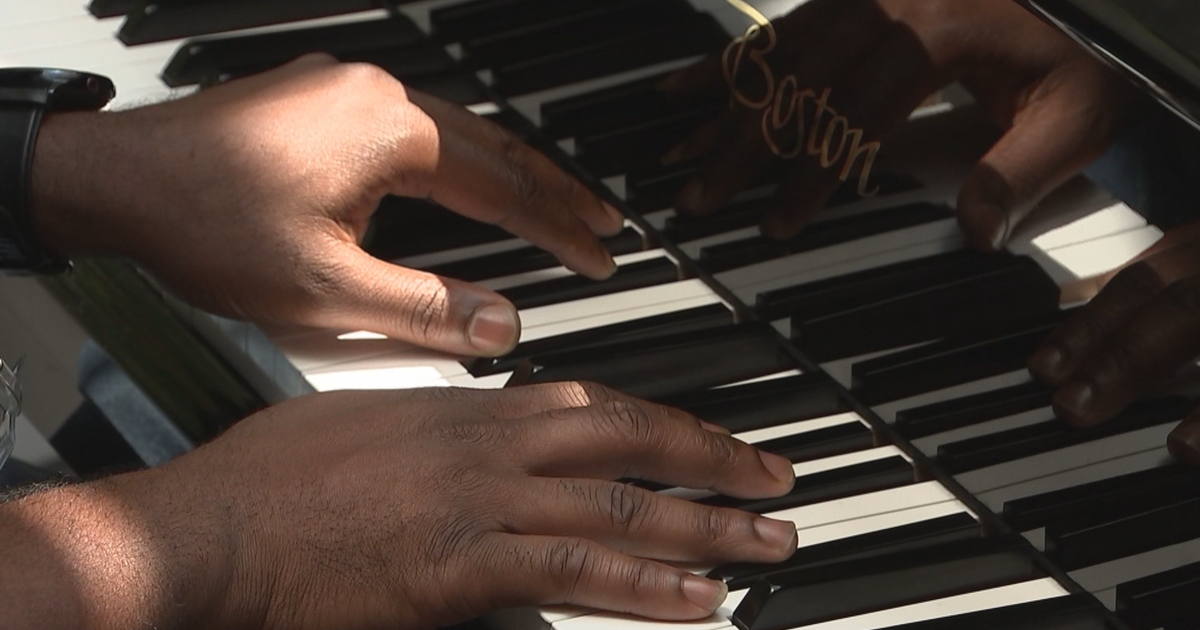 Atlanta couple finds comfort in baby grand piano at RMHC CBS Philadelphia