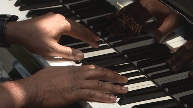 Atlanta couple finds comfort in baby grand piano at RMHC 