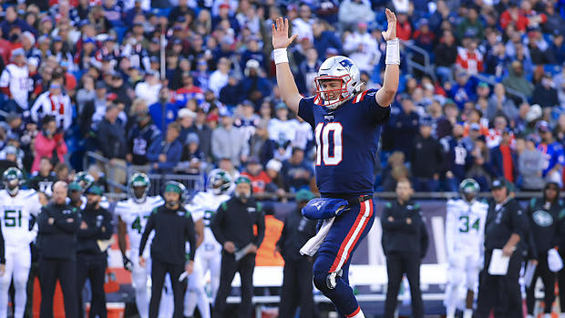 New York Jets Vs. New England Patriots At Gillette Stadium 