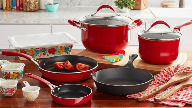 The perfect Walmart Cyber Monday kitchen offers: Store offers on The Pioneer Girl, Rubbermaid, Keurig and extra
