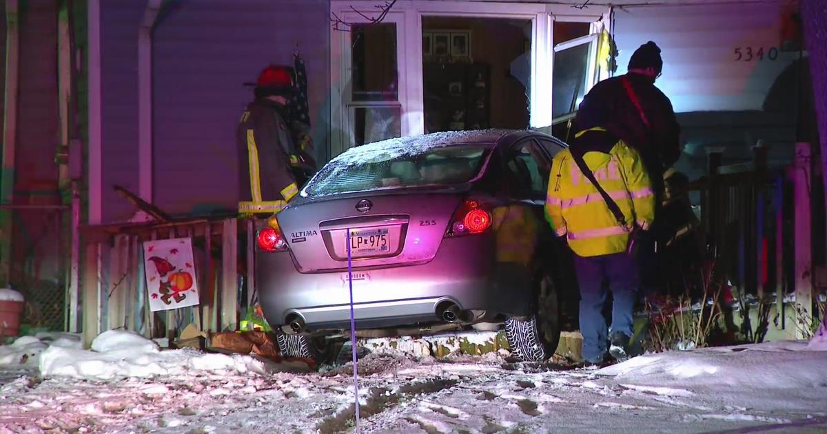 Fatal crash in Minneapolis overnight; Vehicle goes into Crystal house