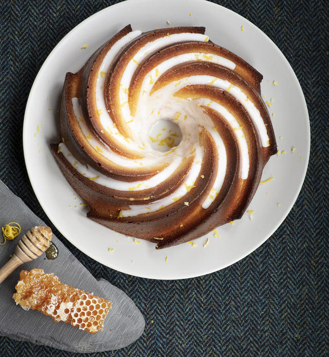 Food Lust People Love: Spiced Hot Toddy Mini Bundts #BundtBakers