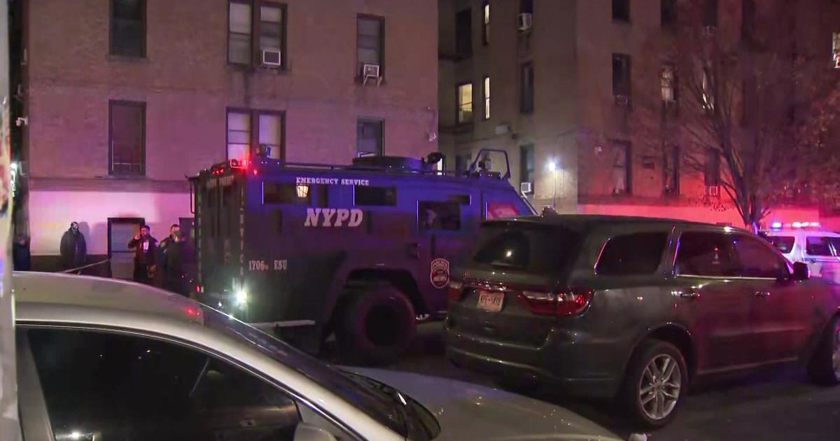 1 Dead 1 In Custody After Shootout With Police In Major Drug Bust In Inwood Cbs New York 